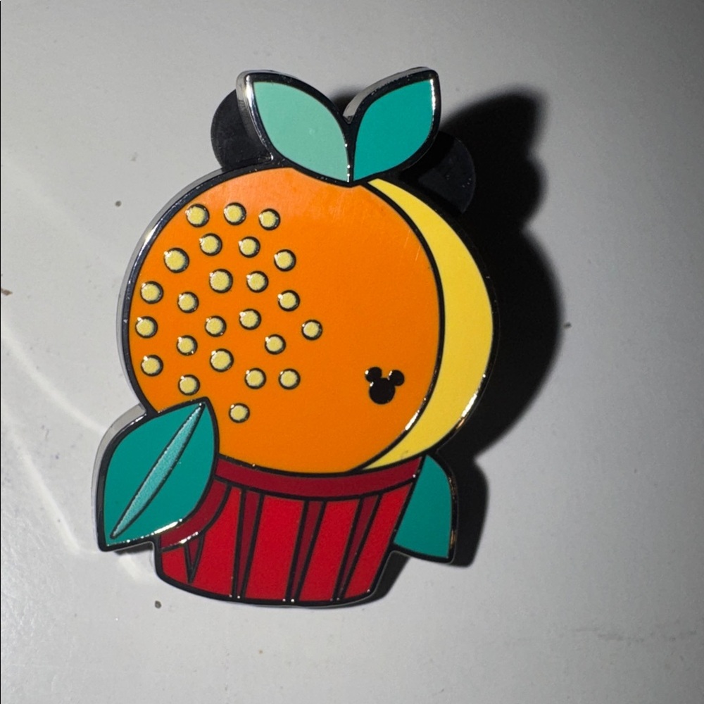 Disney Hidden Mickey ORANGE BIRD "Treats" Cupcake Pin Wave B 2025
